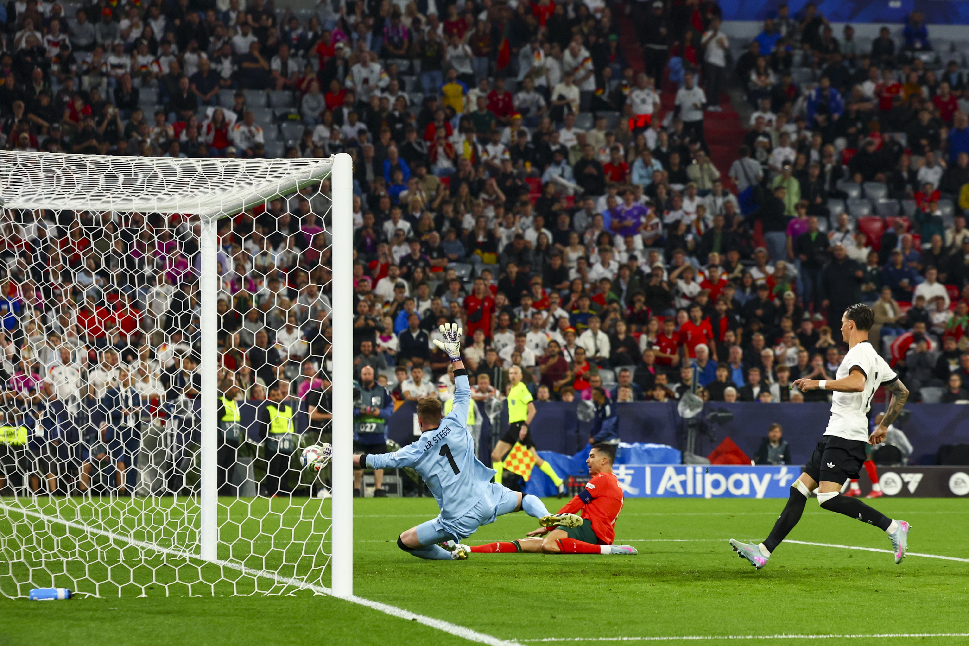 欧洲联赛即将打响,球员积极备赛 欧洲联赛即将打响,球员积极备赛