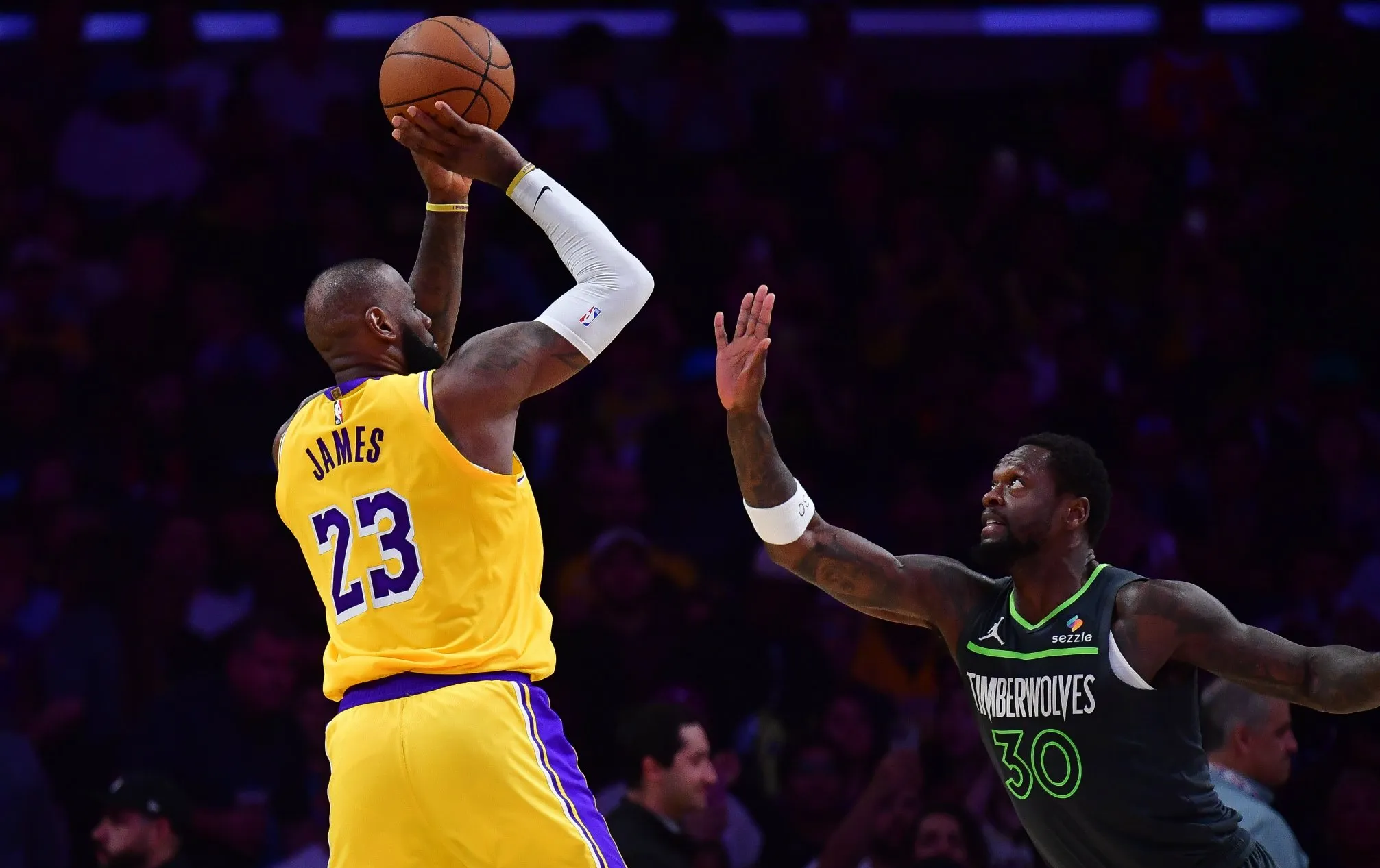 包含雷霆年轻球员表现出色，或成未来希望的词条