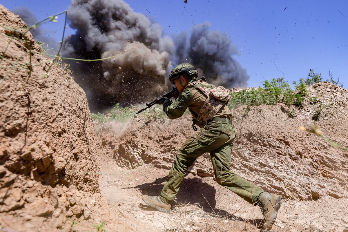 爱游戏官网-紧急战役！巴塞罗那战胜悬崖边缘的简单介绍