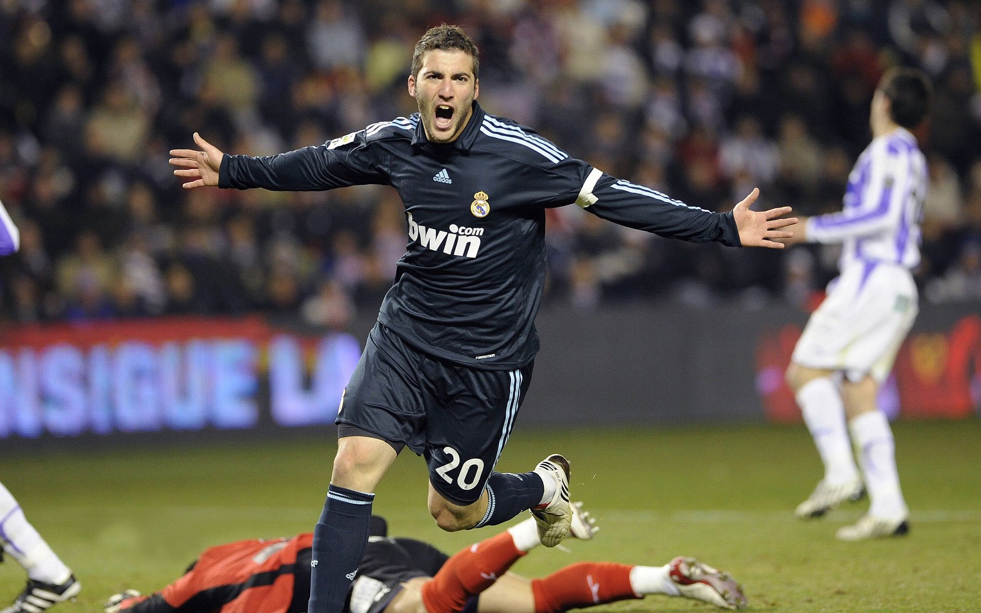 爱游戏入口-伊拉克奇迹，孔德关键一击，中东雄狮力克欧洲红魔