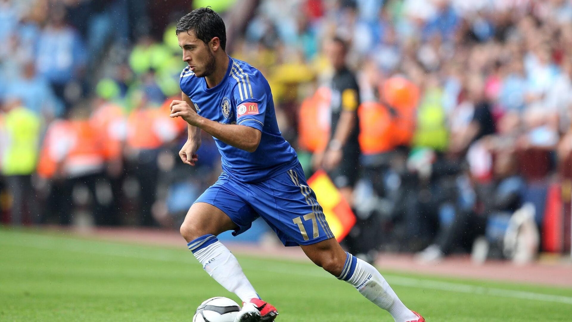 卢卡库战术支点一手掌控比赛走势,丹麦式纪律助球队力克曼城巨人